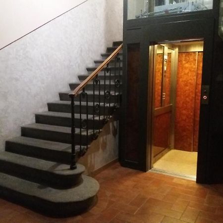 Angolo Fiorito In San Lorenzo Florence Luaran gambar